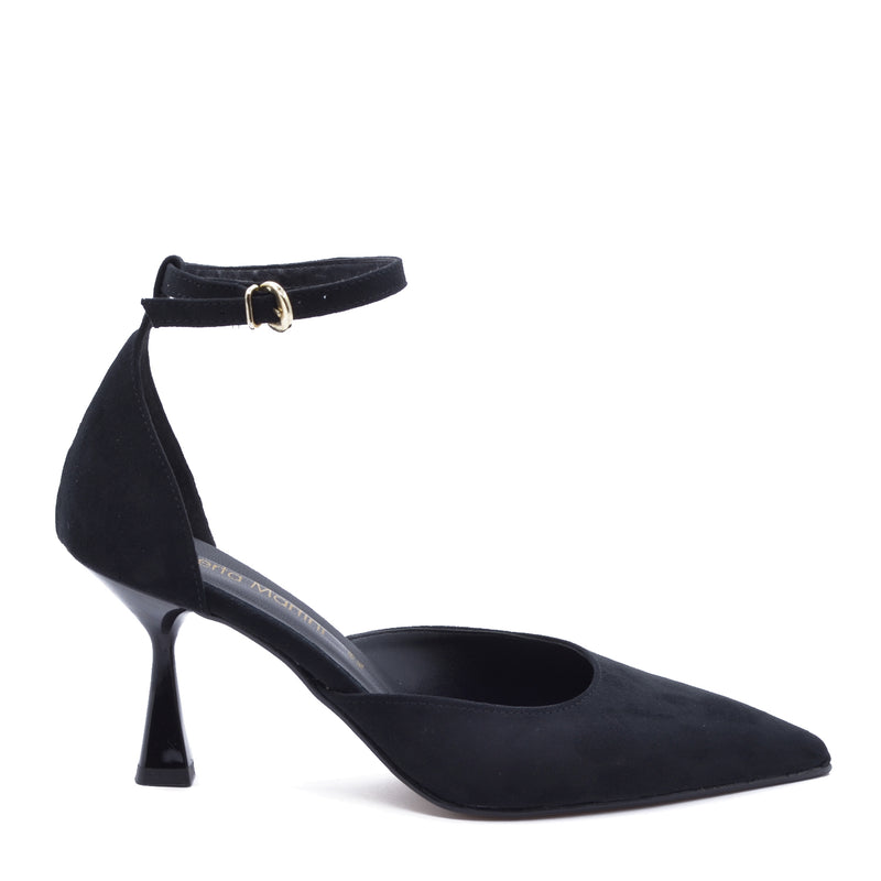 Schwarze Riemenpumps von Yasmin