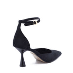 Schwarze Riemenpumps von Yasmin