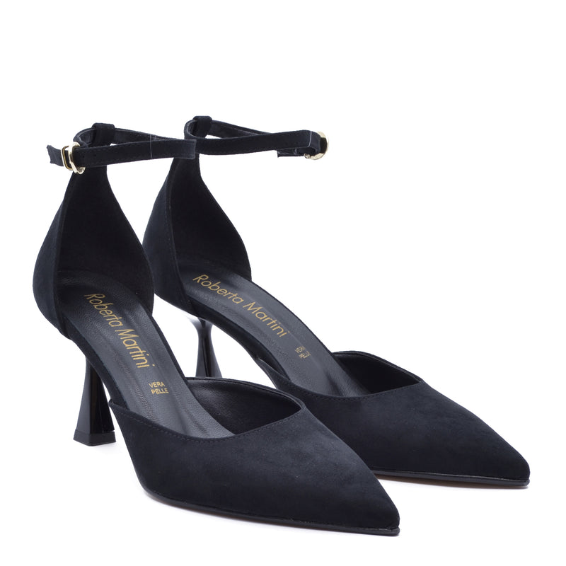 Schwarze Riemenpumps von Yasmin