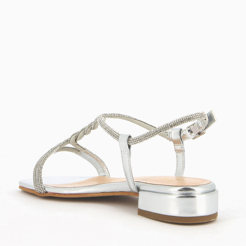 Maddy Silberne Sandale mit Strass-Riemen